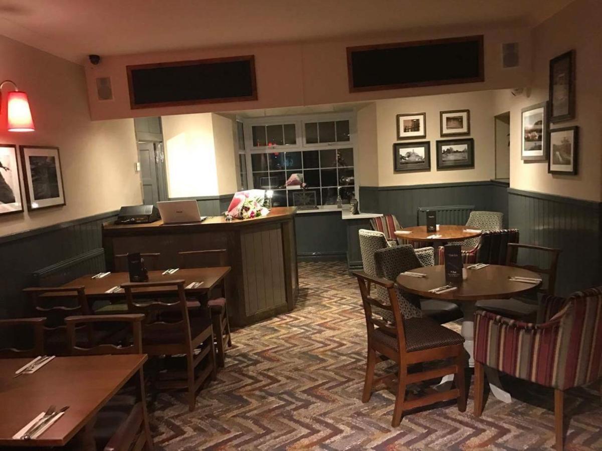 The Ynyscedwyn Arms Hotel Swansea Eksteriør bilde