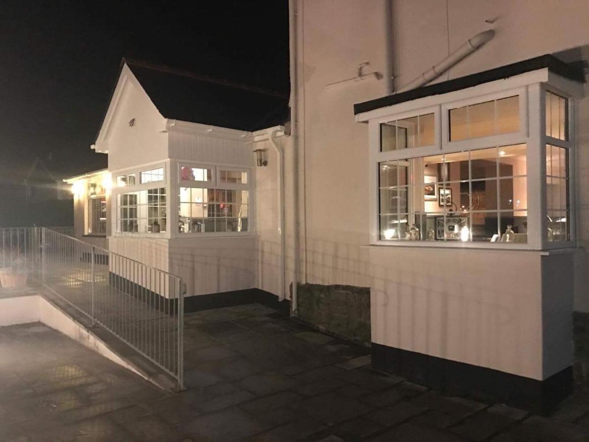 The Ynyscedwyn Arms Hotel Swansea Eksteriør bilde